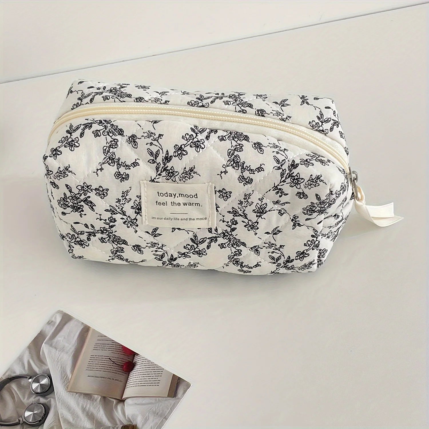 4pcs Floral Makeup Bag Set - Large Capacity Travel Organizer Pouch with Zipper Easy to Clean Travel Toiletry Organizer
