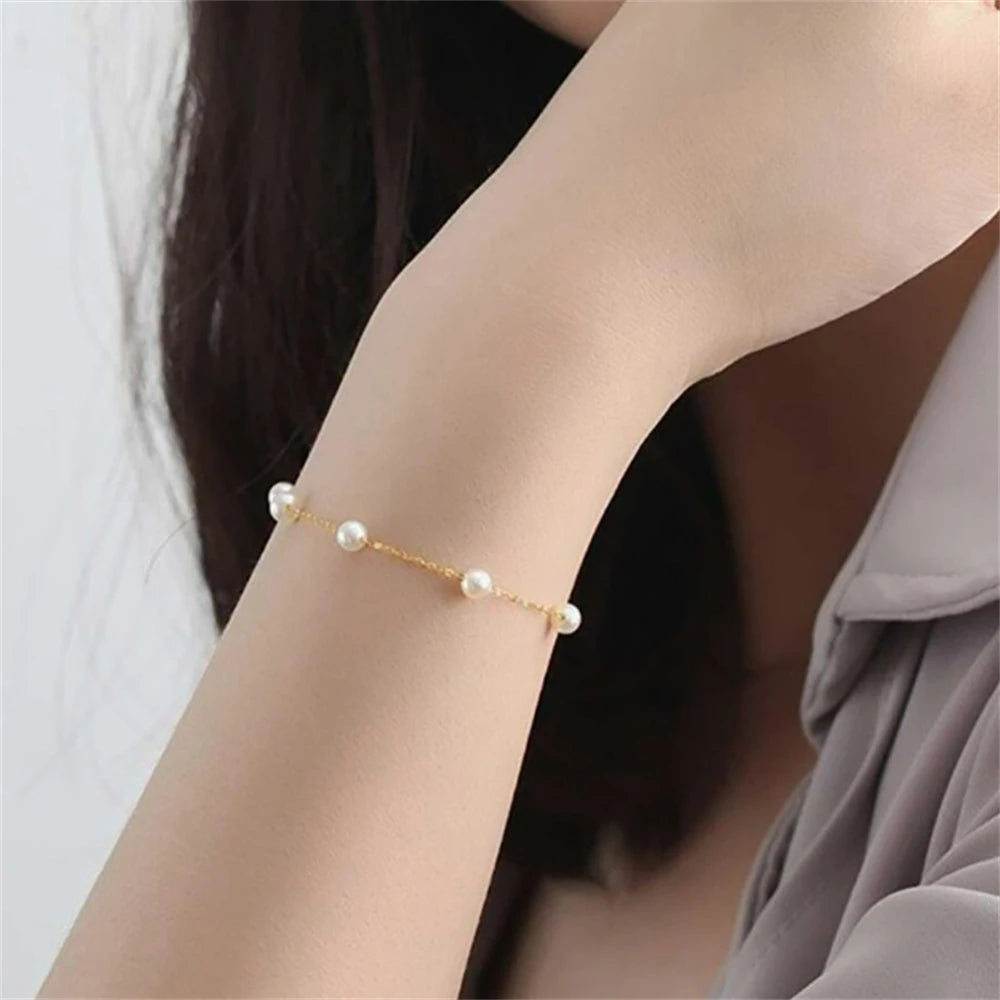 Women Simple Pearls Bracelets Vintage Beads Metal Chain Bracelet Fashion Luxury Design Elegant Stacked Wear Jewelry Charm Gifts