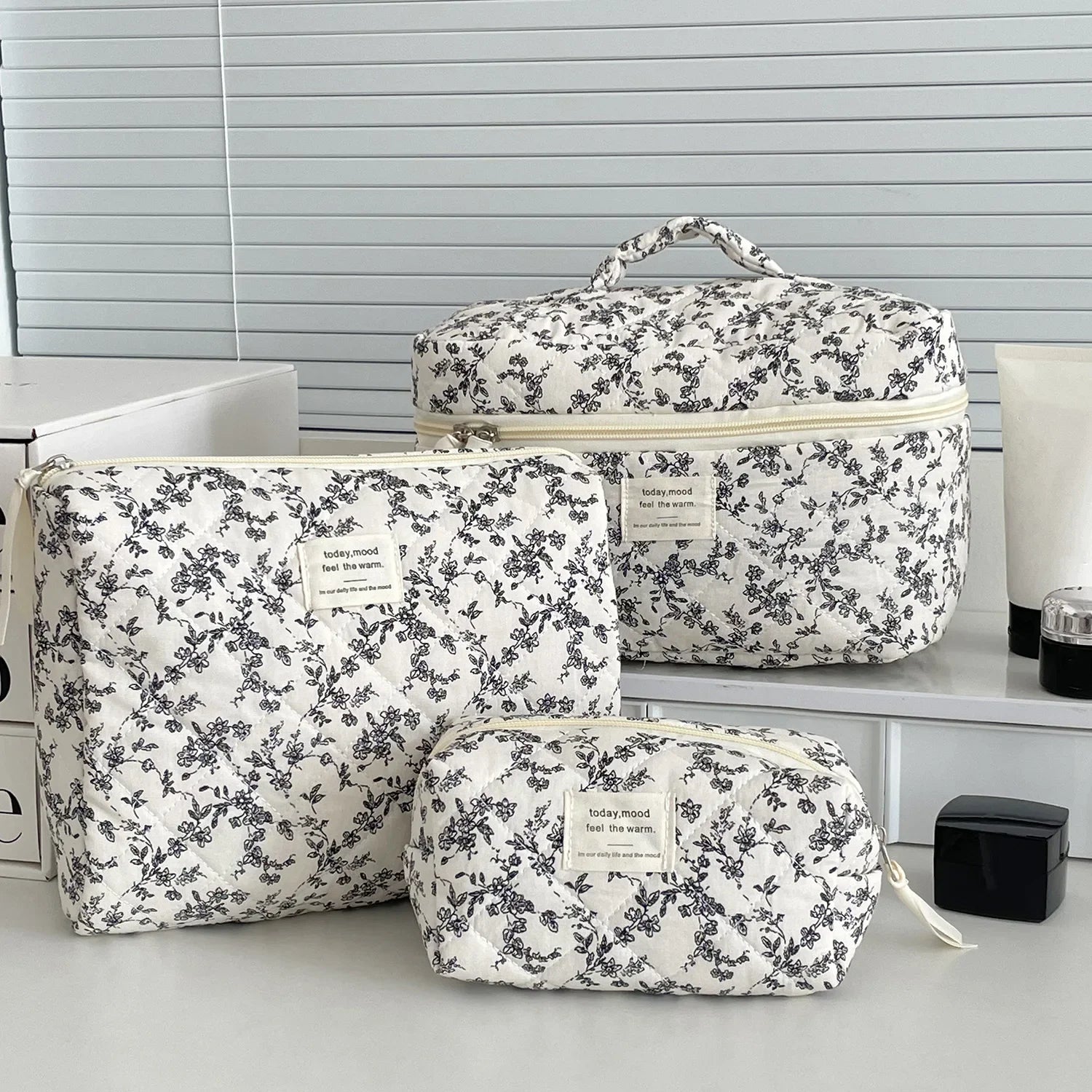 2025 New 3 Bags Set Women Makeup Bag Large Capacity Cosmetic Toiletry Storage Pouch Handbag Make Up Square Zipper Quilting Bag