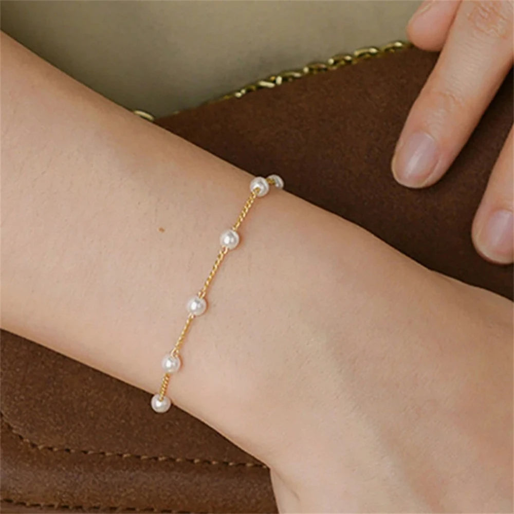 Women Simple Pearls Bracelets Vintage Beads Metal Chain Bracelet Fashion Luxury Design Elegant Stacked Wear Jewelry Charm Gifts